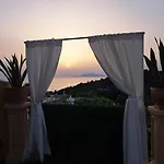 Mimosa Bed & Breakfast 4*