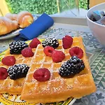 Mimosa Bed & Breakfast 4*